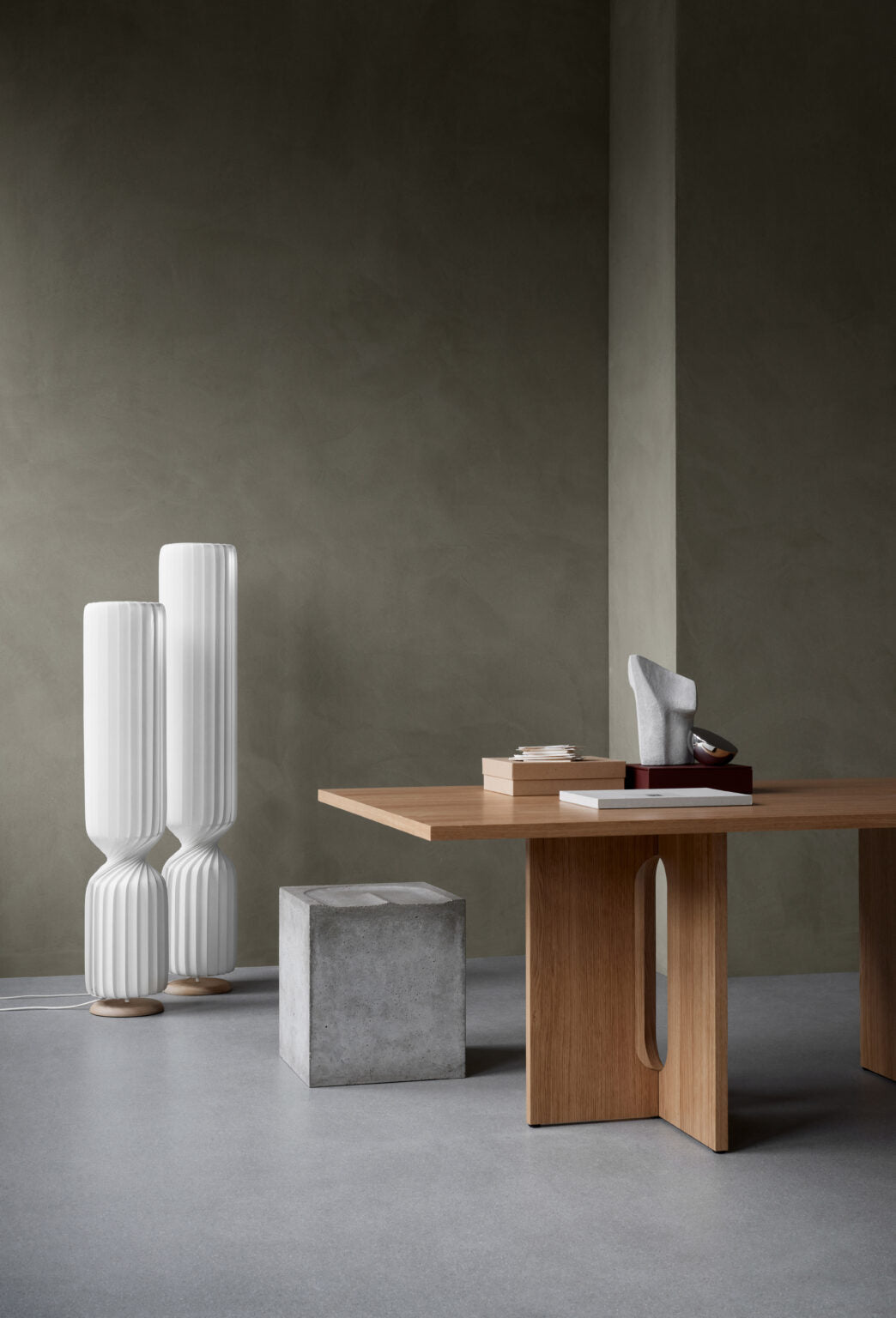 TR41 Floor Lamp, PC Nonwoven 147x25 cm