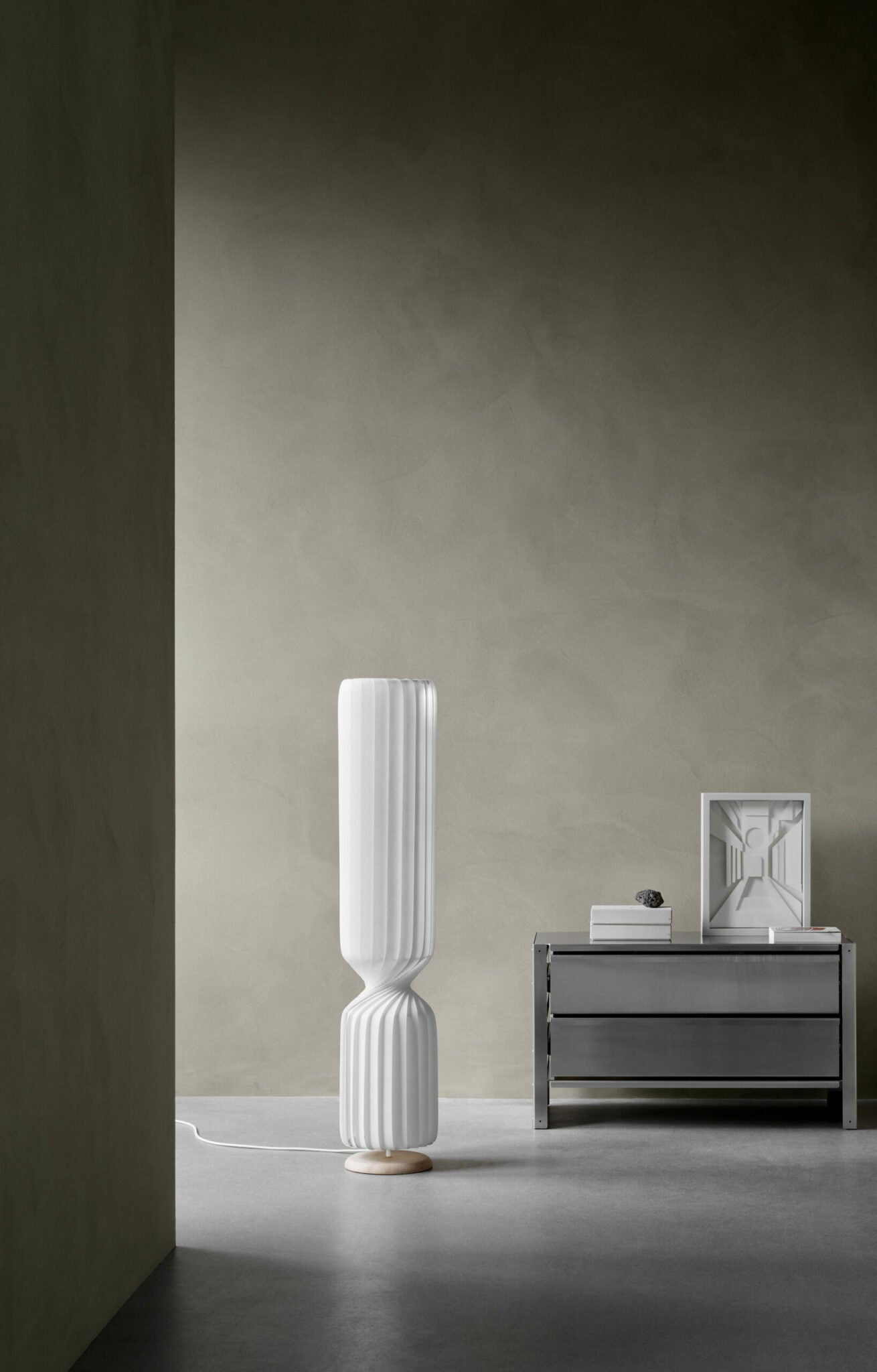 TR41 Floor Lamp, PC Nonwoven, 107x25 cm