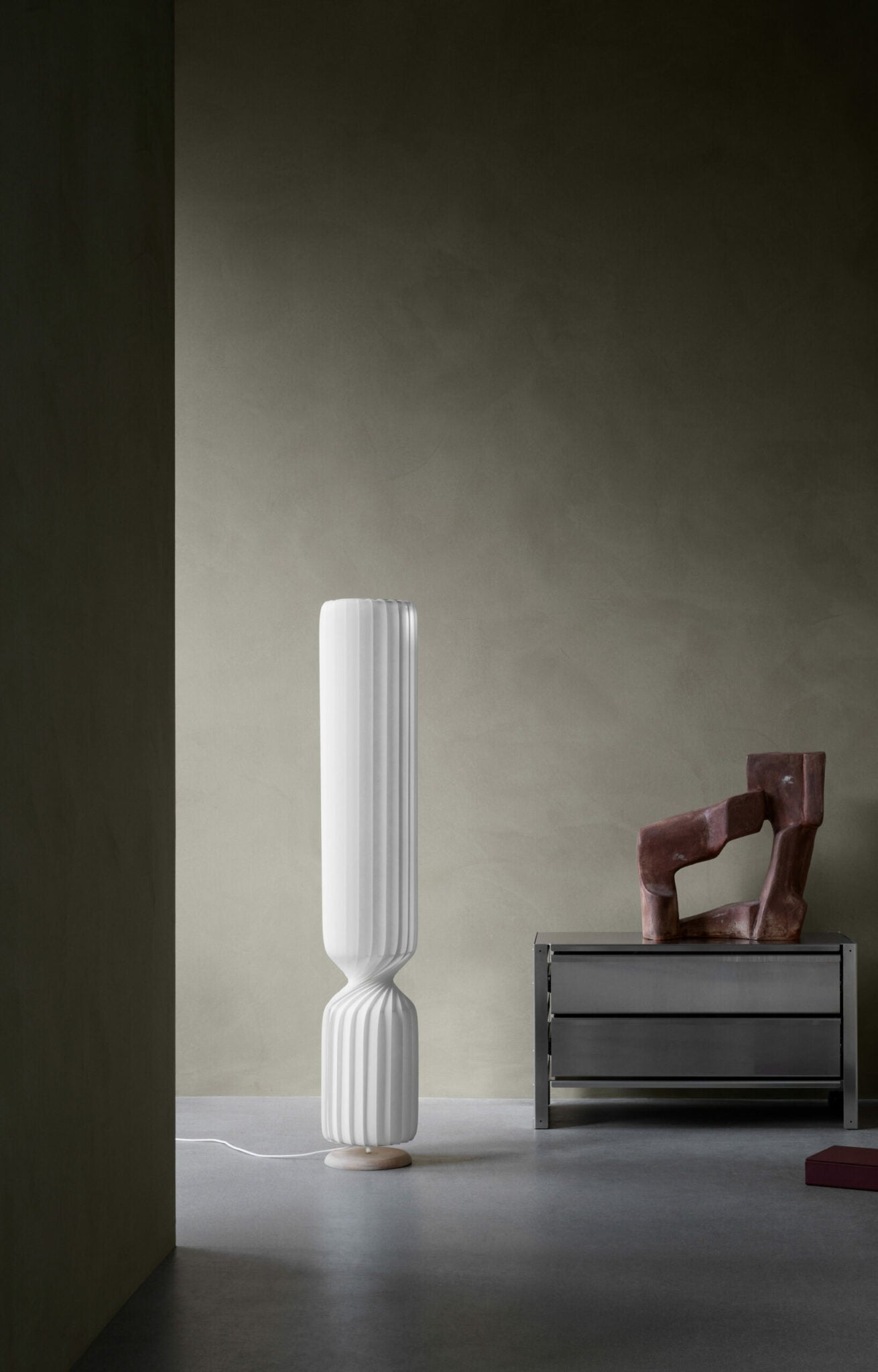 TR41 Floor Lamp, PC Nonwoven 147x25 cm