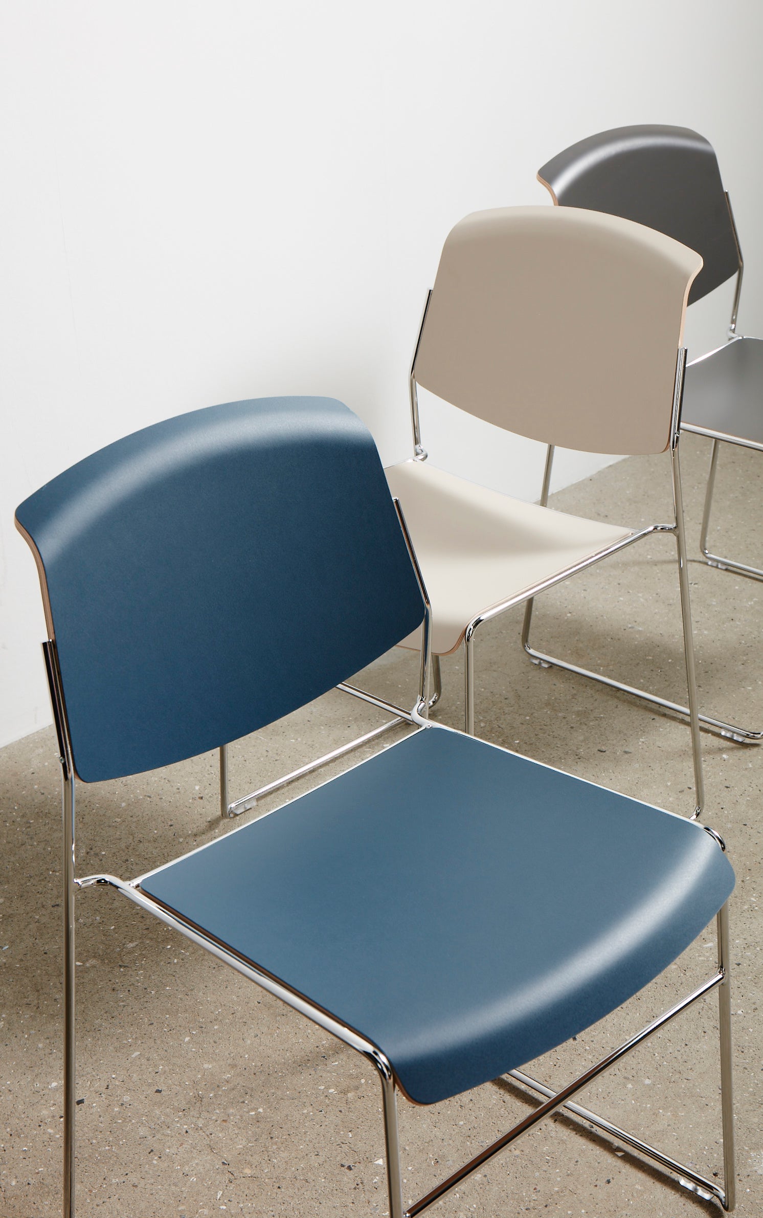 Pause Runner Chair, laminated veneer, chrome metal frame