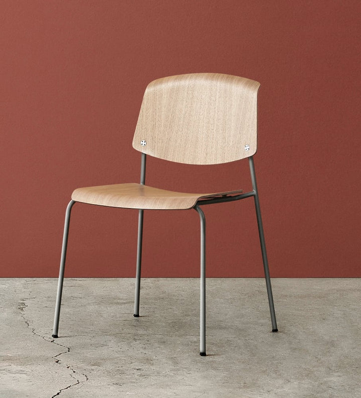 Pause Chair, oak veneer, metal frame